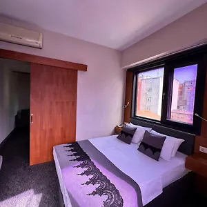 https://black-art-otel.istanbul-turkeyhotels.com